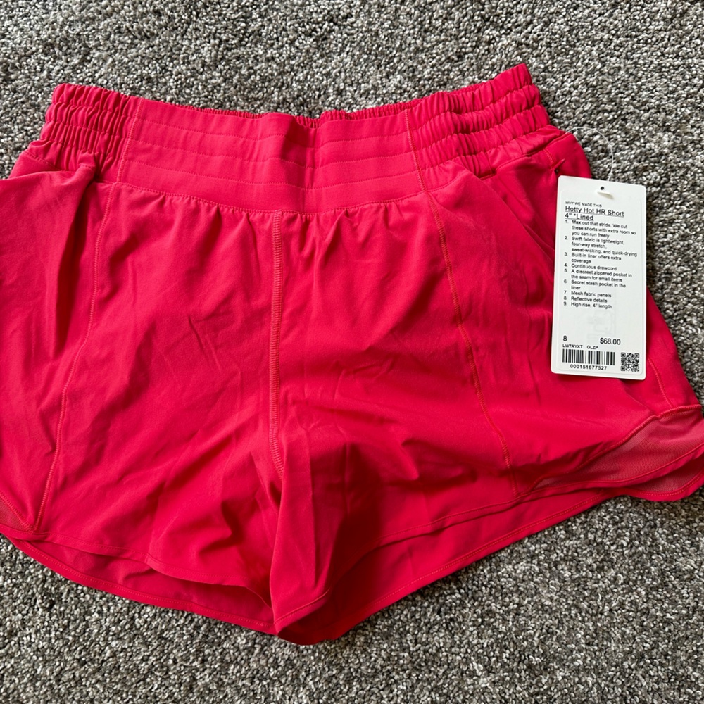 NWT Lululemon Hotty Hot HR Short 4” Lined